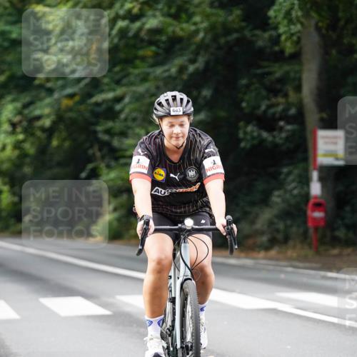 14.09.2025 - Stadtparktriathlon Michael Burmester http://msf.ph/oto/8910261 14.09.2025 10:33:07 Radfahren 621, 681, 683 meine-sportfotos.de