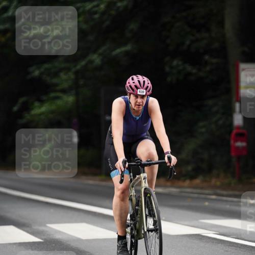 14.09.2025 - Stadtparktriathlon Michael Burmester http://msf.ph/oto/8910282 14.09.2025 10:33:55 Radfahren 557, 638, 663, 674, 735 meine-sportfotos.de