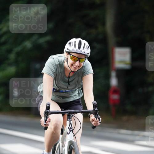 14.09.2025 - Stadtparktriathlon Michael Burmester http://msf.ph/oto/8910288 14.09.2025 10:34:00 Radfahren 557, 638, 663, 676 meine-sportfotos.de