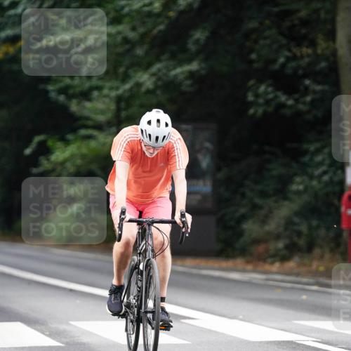 14.09.2025 - Stadtparktriathlon Michael Burmester http://msf.ph/oto/8910297 14.09.2025 10:34:28 Radfahren 519, 668, 692 meine-sportfotos.de