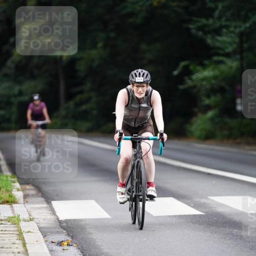 14.09.2025 - Stadtparktriathlon Michael Burmester http://msf.ph/oto/8910299 14.09.2025 10:34:30 Radfahren 519, 668 meine-sportfotos.de