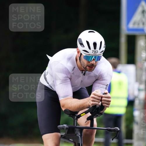 14.09.2025 - Stadtparktriathlon Michael Burmester http://msf.ph/oto/8910311 14.09.2025 10:34:56 Radfahren 511, 568, 659, 664, 749, 793 meine-sportfotos.de