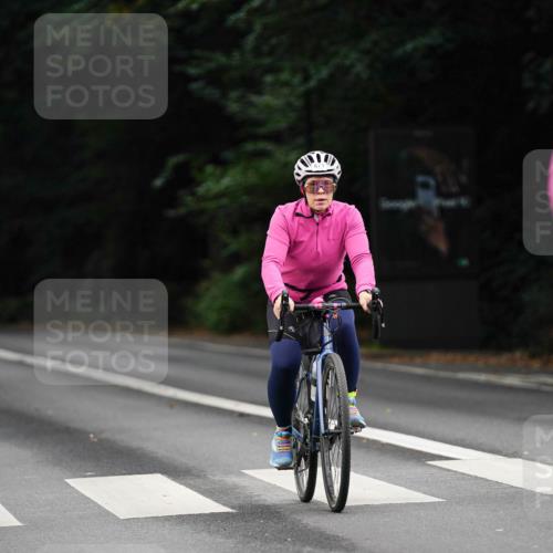 14.09.2025 - Stadtparktriathlon Michael Burmester http://msf.ph/oto/8910317 14.09.2025 10:35:15 Radfahren 536, 671, 679 meine-sportfotos.de