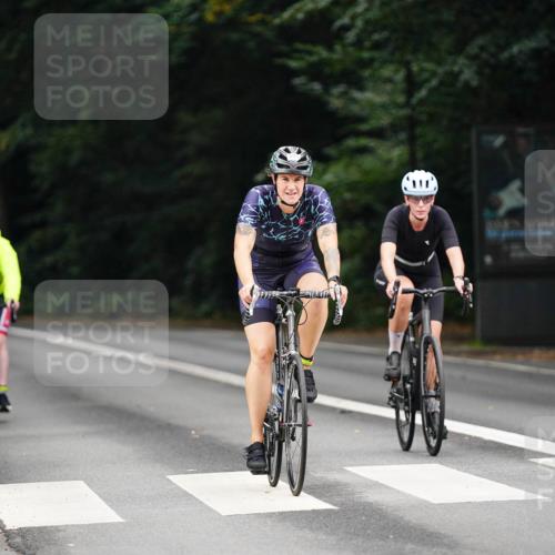 14.09.2025 - Stadtparktriathlon Michael Burmester http://msf.ph/oto/8910319 14.09.2025 10:35:24 Radfahren 627, 693, 710 meine-sportfotos.de