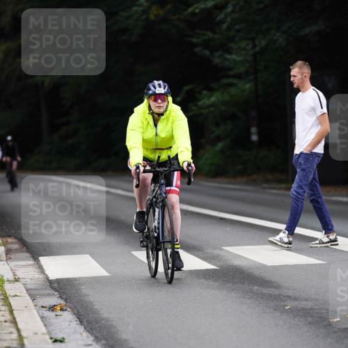 14.09.2025 - Stadtparktriathlon Michael Burmester http://msf.ph/oto/8910323 14.09.2025 10:35:27 Radfahren 627, 651, 693, 710 meine-sportfotos.de