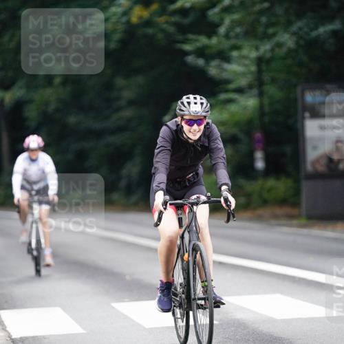 14.09.2025 - Stadtparktriathlon Michael Burmester http://msf.ph/oto/8910325 14.09.2025 10:35:34 Radfahren 627, 651, 718 meine-sportfotos.de