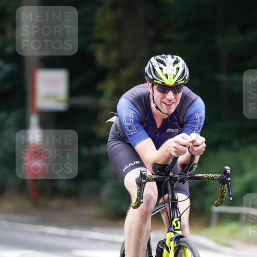14.09.2025 - Stadtparktriathlon Michael Burmester http://msf.ph/oto/8910344 14.09.2025 10:36:11 Radfahren 542, 661, 770 meine-sportfotos.de