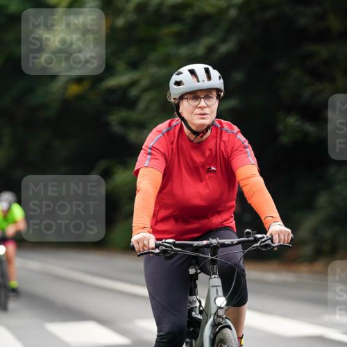 14.09.2025 - Stadtparktriathlon Michael Burmester http://msf.ph/oto/8910345 14.09.2025 10:36:13 Radfahren 542, 661, 770 meine-sportfotos.de