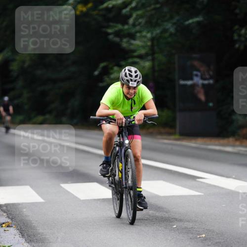 14.09.2025 - Stadtparktriathlon Michael Burmester http://msf.ph/oto/8910346 14.09.2025 10:36:14 Radfahren 542, 633, 661, 770 meine-sportfotos.de