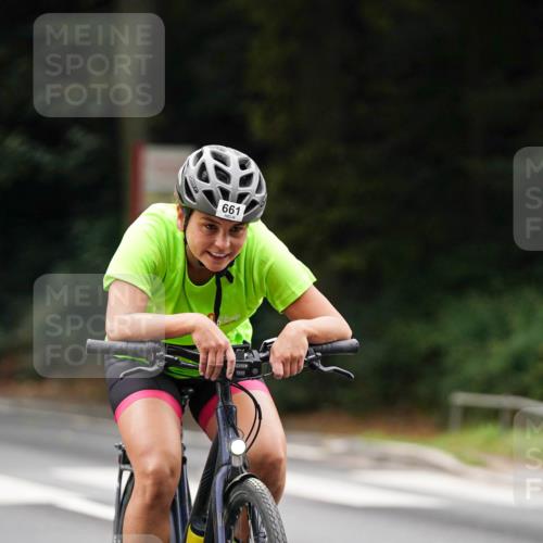 14.09.2025 - Stadtparktriathlon Michael Burmester http://msf.ph/oto/8910347 14.09.2025 10:36:15 Radfahren 542, 633, 661, 677, 770 meine-sportfotos.de