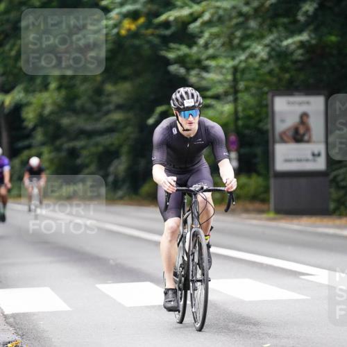 14.09.2025 - Stadtparktriathlon Michael Burmester http://msf.ph/oto/8910370 14.09.2025 10:36:53 Radfahren 622, 694, 752, 764, 783, 788, 798, 811 meine-sportfotos.de