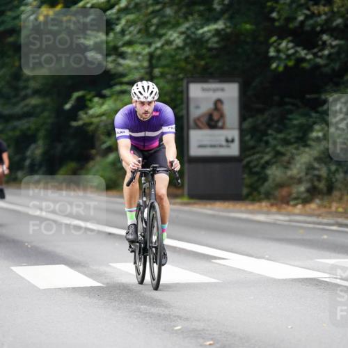 14.09.2025 - Stadtparktriathlon Michael Burmester http://msf.ph/oto/8910375 14.09.2025 10:36:56 Radfahren 588, 622, 694, 752, 764, 783, 788, 798, 811 meine-sportfotos.de