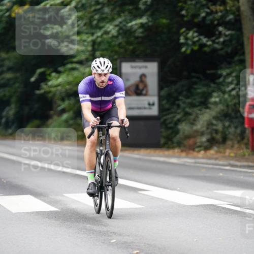 14.09.2025 - Stadtparktriathlon Michael Burmester http://msf.ph/oto/8910376 14.09.2025 10:36:56 Radfahren 588, 622, 694, 752, 764, 783, 788, 798, 811 meine-sportfotos.de