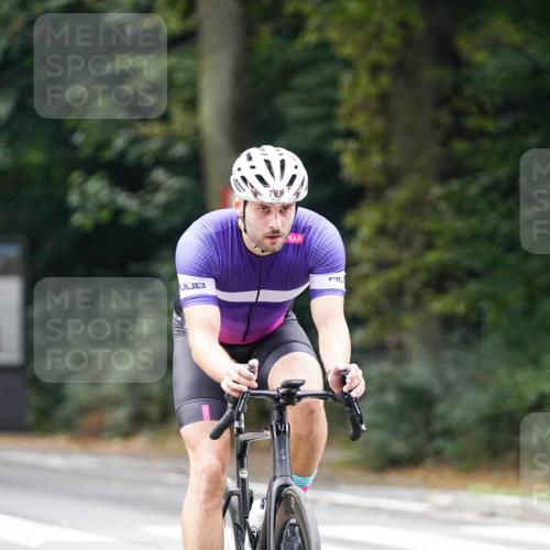 14.09.2025 - Stadtparktriathlon Michael Burmester http://msf.ph/oto/8910377 14.09.2025 10:36:57 Radfahren 588, 622, 694, 752, 764, 783, 788, 798 meine-sportfotos.de