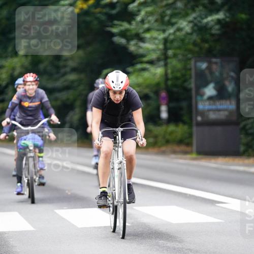14.09.2025 - Stadtparktriathlon Michael Burmester http://msf.ph/oto/8910378 14.09.2025 10:36:59 Radfahren 588, 622, 694, 737, 752, 764, 788 meine-sportfotos.de