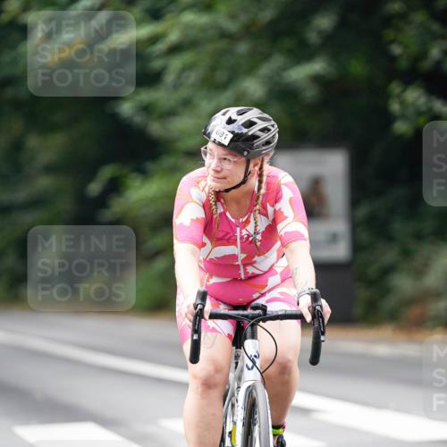 14.09.2025 - Stadtparktriathlon Michael Burmester http://msf.ph/oto/8910396 14.09.2025 10:37:21 Radfahren 667, 685, 691, 743, 761 meine-sportfotos.de