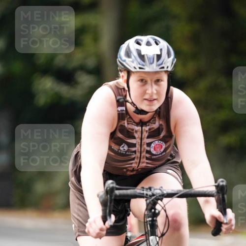 14.09.2025 - Stadtparktriathlon Michael Burmester http://msf.ph/oto/8910402 14.09.2025 10:37:31 Radfahren 535, 632, 685, 688, 702, 727, 743, 753 meine-sportfotos.de