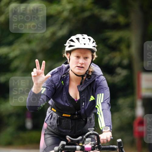 14.09.2025 - Stadtparktriathlon Michael Burmester http://msf.ph/oto/8910407 14.09.2025 10:37:33 Radfahren 535, 632, 685, 688, 702, 727, 743, 753 meine-sportfotos.de