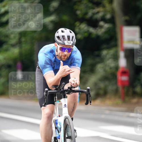 14.09.2025 - Stadtparktriathlon Michael Burmester http://msf.ph/oto/8910408 14.09.2025 10:37:34 Radfahren 535, 632, 685, 688, 702, 727, 753 meine-sportfotos.de