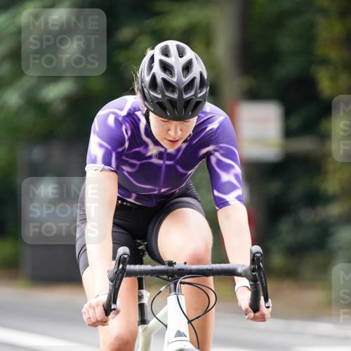 14.09.2025 - Stadtparktriathlon Michael Burmester http://msf.ph/oto/8910413 14.09.2025 10:37:44 Radfahren 639, 648 meine-sportfotos.de