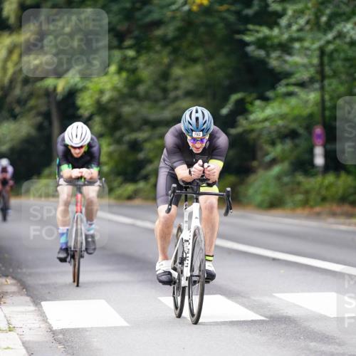 14.09.2025 - Stadtparktriathlon Michael Burmester http://msf.ph/oto/8910418 14.09.2025 10:38:01 Radfahren 642, 721, 723, 782, 804 meine-sportfotos.de