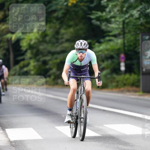 14.09.2025 - Stadtparktriathlon Michael Burmester http://msf.ph/oto/8910425 14.09.2025 10:38:10 Radfahren 642, 705, 730, 748, 750, 763, 799 meine-sportfotos.de