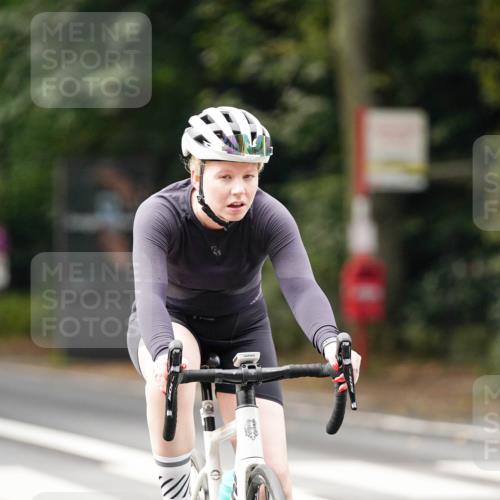 14.09.2025 - Stadtparktriathlon Michael Burmester http://msf.ph/oto/8910439 14.09.2025 10:38:29 Radfahren 700, 704 meine-sportfotos.de