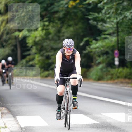 14.09.2025 - Stadtparktriathlon Michael Burmester http://msf.ph/oto/8910440 14.09.2025 10:38:31 Radfahren 645, 700, 704, 777 meine-sportfotos.de