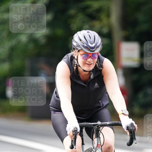 14.09.2025 - Stadtparktriathlon Michael Burmester http://msf.ph/oto/8910441 14.09.2025 10:38:32 Radfahren 645, 700, 704, 777 meine-sportfotos.de