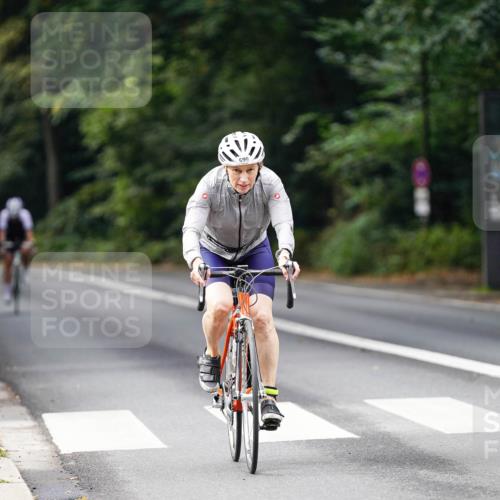14.09.2025 - Stadtparktriathlon Michael Burmester http://msf.ph/oto/8910448 14.09.2025 10:38:41 Radfahren 645, 687, 699, 766, 777 meine-sportfotos.de