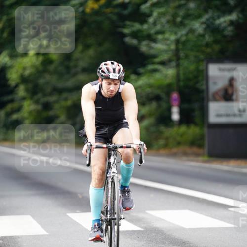14.09.2025 - Stadtparktriathlon Michael Burmester http://msf.ph/oto/8910454 14.09.2025 10:38:48 Radfahren 581, 624, 687, 699, 766, 779 meine-sportfotos.de