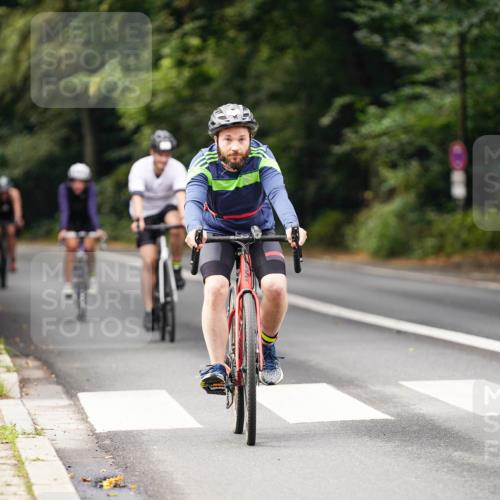 14.09.2025 - Stadtparktriathlon Michael Burmester http://msf.ph/oto/8910456 14.09.2025 10:38:51 Radfahren 581, 624, 687, 706, 766, 779 meine-sportfotos.de