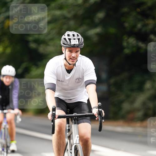 14.09.2025 - Stadtparktriathlon Michael Burmester http://msf.ph/oto/8910459 14.09.2025 10:38:54 Radfahren 581, 624, 706, 766, 779 meine-sportfotos.de