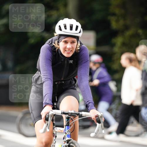 14.09.2025 - Stadtparktriathlon Michael Burmester http://msf.ph/oto/8910461 14.09.2025 10:38:55 Radfahren 581, 624, 706, 779 meine-sportfotos.de