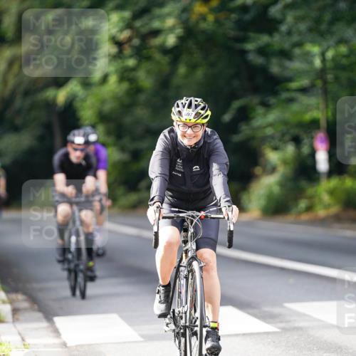 14.09.2025 - Stadtparktriathlon Michael Burmester http://msf.ph/oto/8910469 14.09.2025 10:39:10 Radfahren 636, 697, 732, 786, 801 meine-sportfotos.de