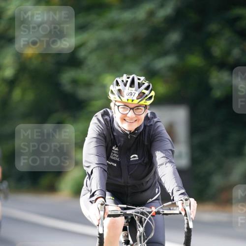 14.09.2025 - Stadtparktriathlon Michael Burmester http://msf.ph/oto/8910470 14.09.2025 10:39:11 Radfahren 636, 697, 732, 786, 801 meine-sportfotos.de