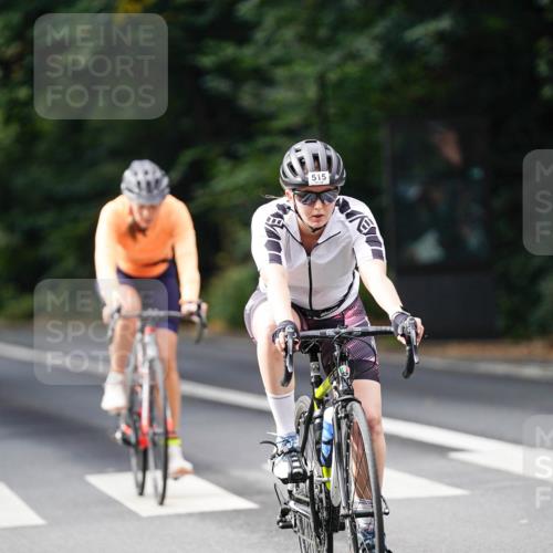 14.09.2025 - Stadtparktriathlon Michael Burmester http://msf.ph/oto/8910481 14.09.2025 10:39:24 Radfahren 515, 637, 758, 801, 815 meine-sportfotos.de