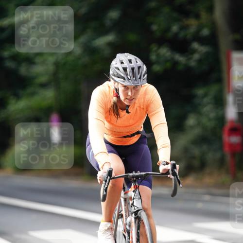 14.09.2025 - Stadtparktriathlon Michael Burmester http://msf.ph/oto/8910482 14.09.2025 10:39:25 Radfahren 515, 637, 650, 758, 815 meine-sportfotos.de