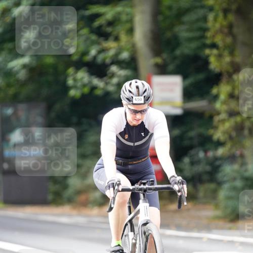 14.09.2025 - Stadtparktriathlon Michael Burmester http://msf.ph/oto/8910484 14.09.2025 10:39:33 Radfahren 598, 643, 650, 815 meine-sportfotos.de