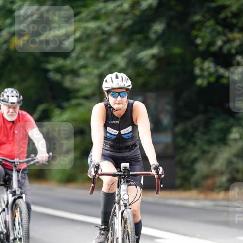 14.09.2025 - Stadtparktriathlon Michael Burmester http://msf.ph/oto/8910486 14.09.2025 10:39:35 Radfahren 598, 643, 650, 815 meine-sportfotos.de