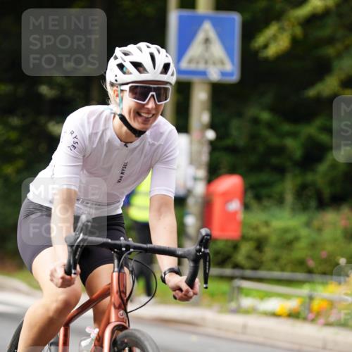 14.09.2025 - Stadtparktriathlon Michael Burmester http://msf.ph/oto/8910498 14.09.2025 10:40:04 Radfahren 647, 740, 776, 780 meine-sportfotos.de