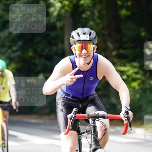 14.09.2025 - Stadtparktriathlon Michael Burmester http://msf.ph/oto/8910511 14.09.2025 10:41:12 Radfahren 746, 771, 778, 791 meine-sportfotos.de