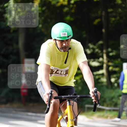 14.09.2025 - Stadtparktriathlon Michael Burmester http://msf.ph/oto/8910513 14.09.2025 10:41:13 Radfahren 746, 771, 778, 791 meine-sportfotos.de