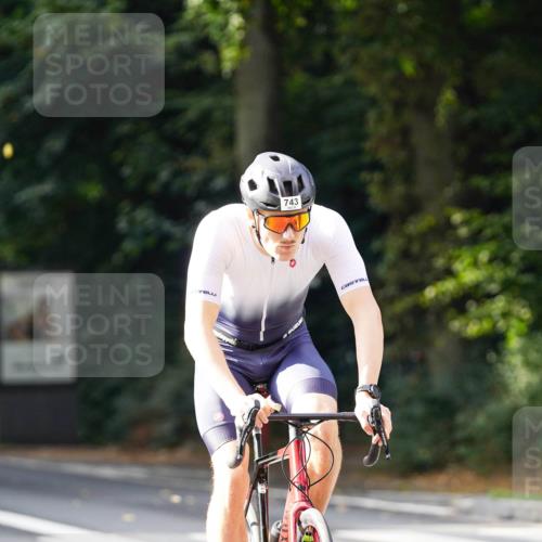 14.09.2025 - Stadtparktriathlon Michael Burmester http://msf.ph/oto/8910520 14.09.2025 10:44:46 Radfahren 631, 694, 743, 785, 813 meine-sportfotos.de