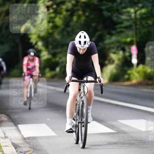 14.09.2025 - Stadtparktriathlon Michael Burmester http://msf.ph/oto/8910532 14.09.2025 10:45:06 Radfahren 627, 629, 671, 691, 759, 799 meine-sportfotos.de