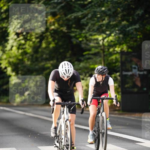 14.09.2025 - Stadtparktriathlon Michael Burmester http://msf.ph/oto/8910547 14.09.2025 10:45:31 Radfahren 639, 648, 685, 730 meine-sportfotos.de