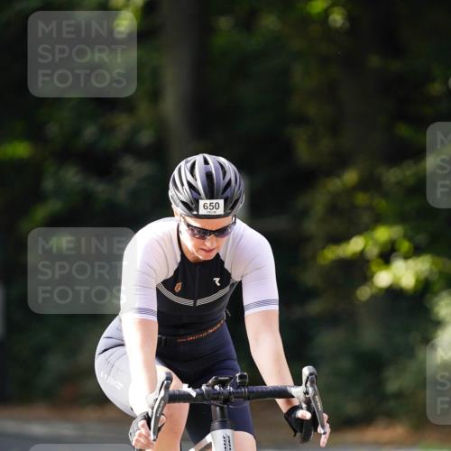 14.09.2025 - Stadtparktriathlon Michael Burmester http://msf.ph/oto/8910550 14.09.2025 10:47:38 Radfahren 650, 780, 801 meine-sportfotos.de