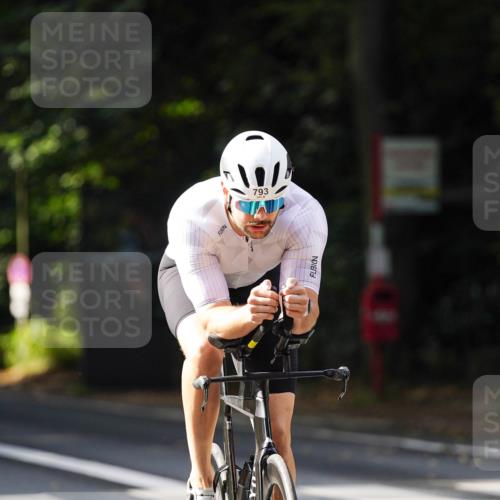 14.09.2025 - Stadtparktriathlon Michael Burmester http://msf.ph/oto/8910552 14.09.2025 10:47:49 Radfahren 641, 697, 729, 787, 793 meine-sportfotos.de