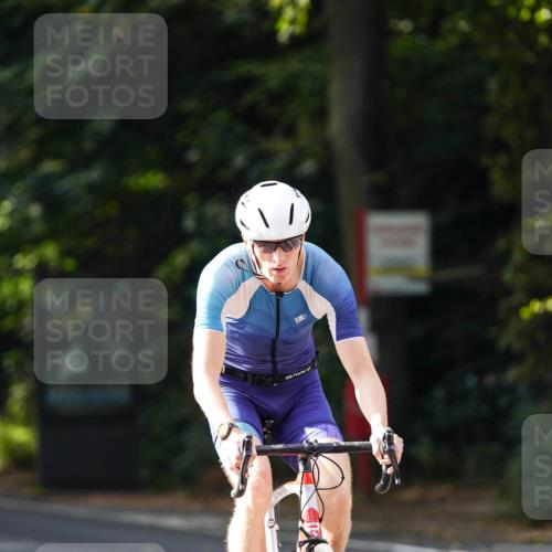 14.09.2025 - Stadtparktriathlon Michael Burmester http://msf.ph/oto/8910555 14.09.2025 10:47:52 Radfahren 641, 695, 697, 729, 787, 793 meine-sportfotos.de