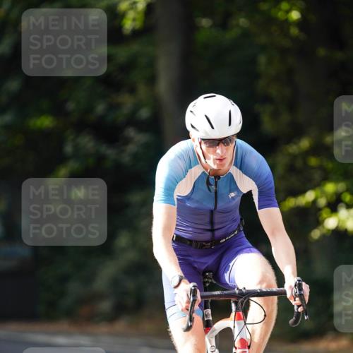 14.09.2025 - Stadtparktriathlon Michael Burmester http://msf.ph/oto/8910557 14.09.2025 10:47:53 Radfahren 641, 695, 697, 729, 787, 793 meine-sportfotos.de